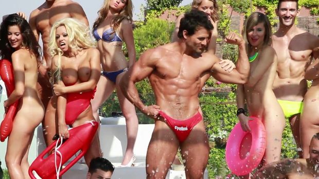 Jeremy Jackson (Baywatch) naked photoshoot behind the scenes