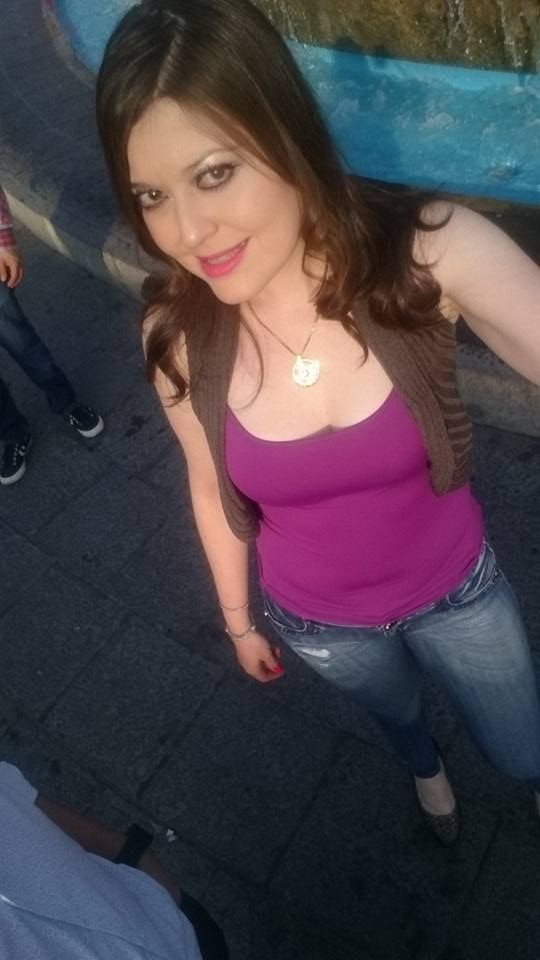 sexy babe selfie