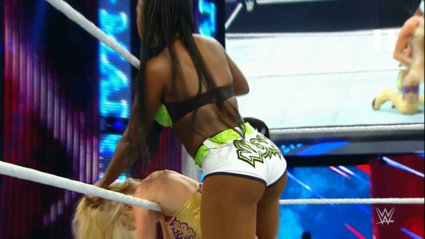 ebony babe wrestling ass