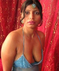 Horny Indian maid before getting nude