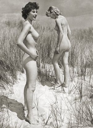 vintage babes at the beach