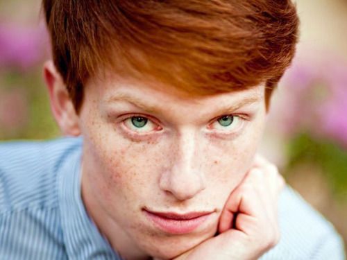 gingerboys:
Handsome freckled ginger Continue reading →