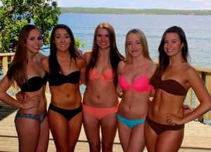 5 swimsuit babes