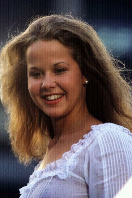 Linda Blair -1/59 -5'1''- 34C-24-34''- 130lbs - 6.5-Shoe, Sweet Cunnilingus! Yea, Who didn't Want To Eat Her!- Yum! Yum!