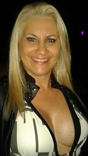 LU SANTOS: BUSTY MATURE FB COCKTEASER