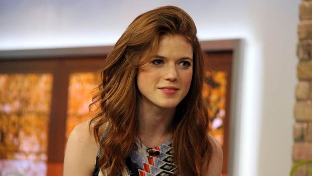 Rose Leslie -2/87 -5'6''- 32B-24-32''- 114lbs - 7-Shoe, Scottish Babe, Eat! That! - Yum Yum!