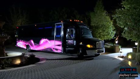 Hesitant swinger couple finally pulls the trigger and swing