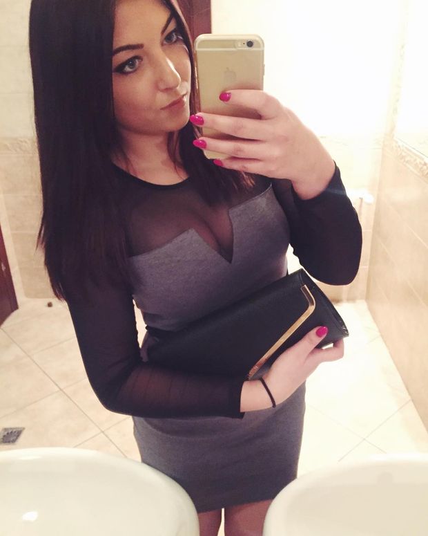 Glamour Amateur Teen selfie