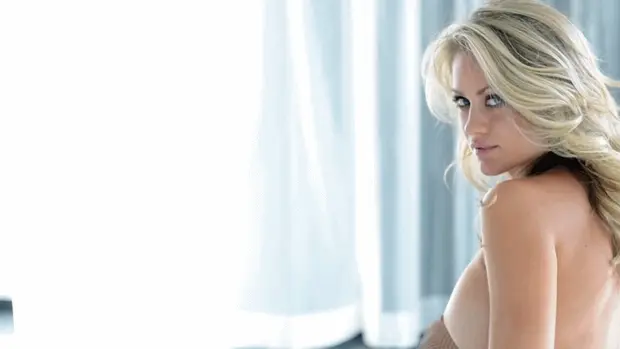 sBRO2#HotGifs #Tuesday Amber Seyer Topless! #gifs #sexygirls #hotties