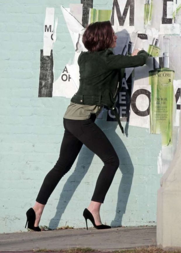 Lily Collins -3/89 -5'5''- 32A-23-33''- 110lbs - 6-Shoe, Imagine Naked, Cunnilingus! - Yum! Yum