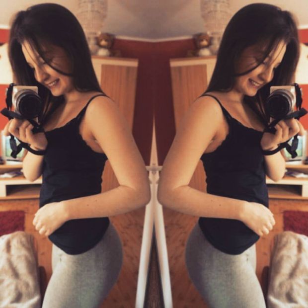 Amateur Brunette Selfie