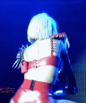 LADY GAGA - ITALIAN ASS - YUMMY...