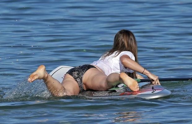Olivia Wilde pussy lip