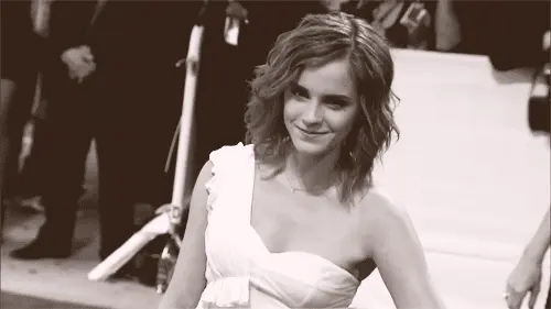Emma Watson -4/90 -5'5''- 32b-23-34''- 110lbs - 7-Shoe, Paris Cunnilingus! - Yum! Yum!