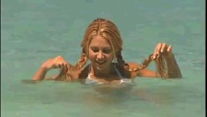 Anna Kournikova -6/81 -5'8''- 36-25-36''- 34B-Bra - 123lbs - 9-Shoe, Moscow Sweet Cunnilingus! - Yum! Yum!