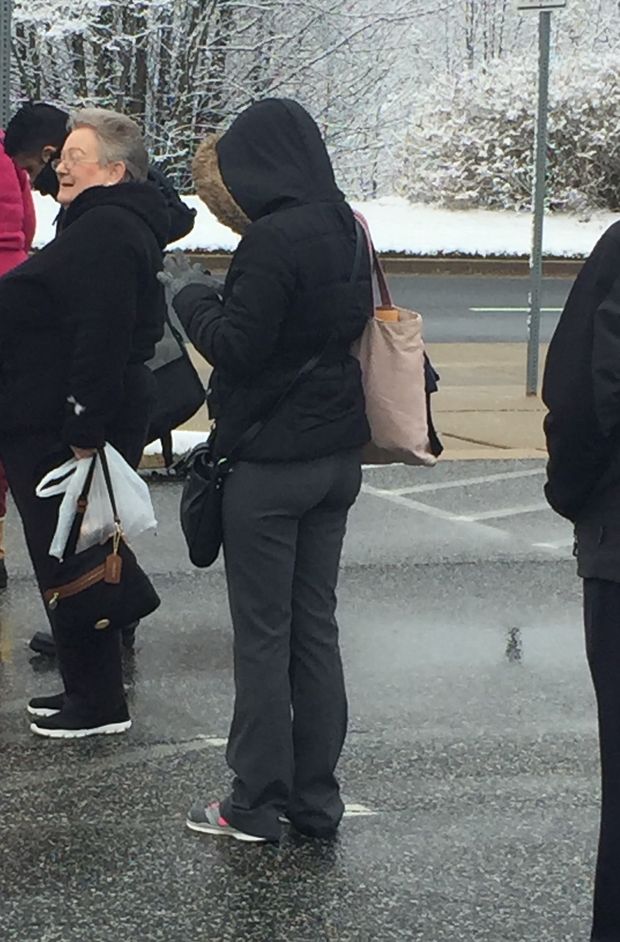 Nice ass at the bus stop