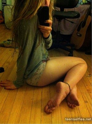 Feet selfie