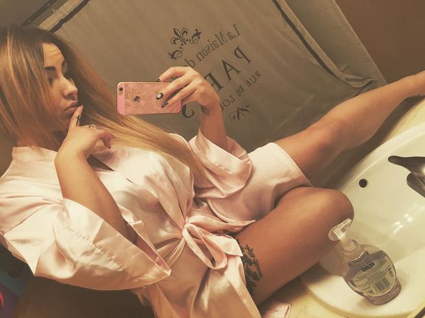 Hot robe selfie
