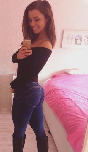 >>> Follow the Hottest Selfies Online! >>>...