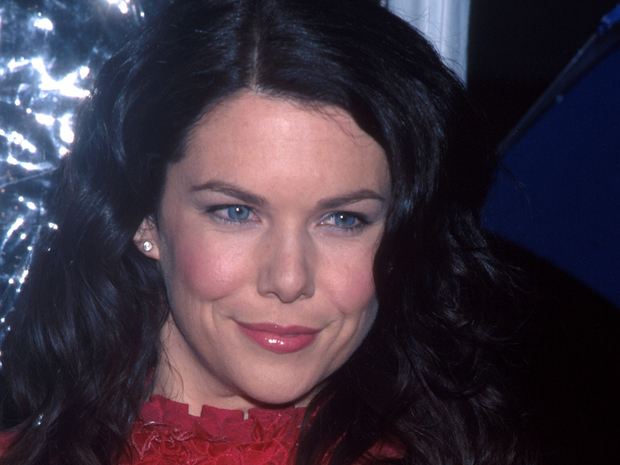 Lauren Graham -3/67 -5'9''- 36-26-36''- 34B-Bra - 140lbs -8-Shoe, Hawaii Cunnilingus! - Yum! Yum!