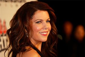 Lauren Graham -3/67 -5'9''- 36-26-36''- 34B-Bra - 140lbs -8-Shoe, Hawaii Cunnilingus! - Yum! Yum!