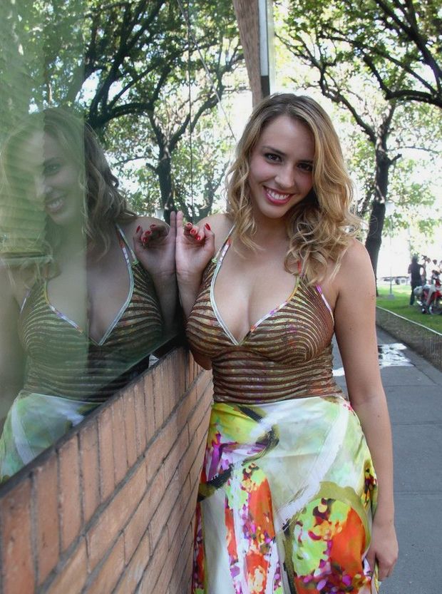 Gorgeous babe
