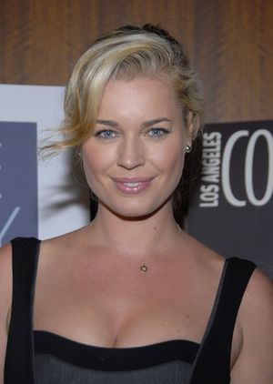 Rebecca Romijn -11/72 -5'11''- 36-24-36''- 126lbs - 9-Shoe, Kiss Kiss Cunnilingus! - Yum! Yum!