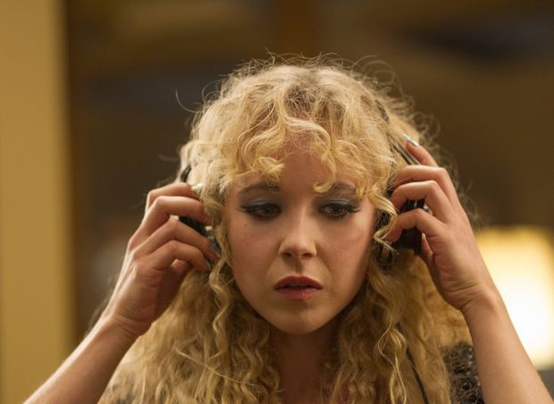 Juno Temple -7/89 -5'2''- 32A-23-34''- 110lbs - 6-Shoe, Very Cutie Cunnilingus! - Yum! Yum!
