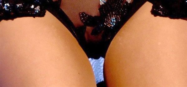 ARIANA GRANDE UPSKIRT
