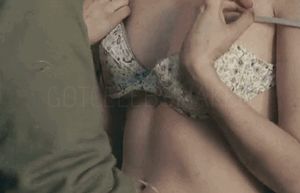 Kelly Reilly -7/77 -5'6''- 35C-23-35''- 130lbs - 8.5-Shoe, Red Hot Cunnilingus! - Yum! Yum!