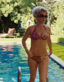 Julia Roberts -5/72 -5'9''- 34B-24-34''- 126lbs - 9-Shoe, Sweet Babe, Cunnilingus! - YUMMY!