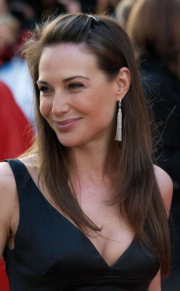 Claire Forlani -7/72 -5'5''- 32B-24-33''- 115lbs - 8-Shoe, British Cunnilingus! - Yum! Yum!