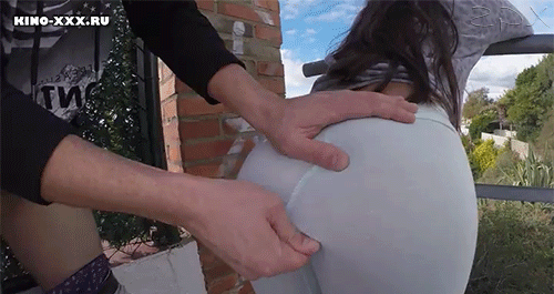 ripped pantyhose in the ass