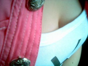 cleavage voyeur Pics | Sex.com