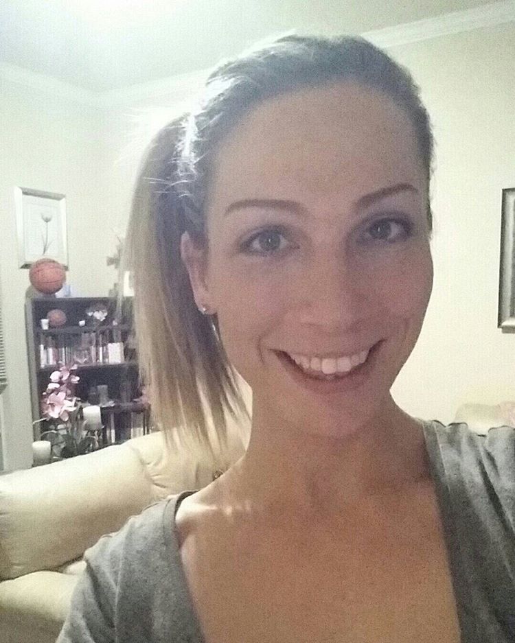Kayla Autumn Ward: At home watching the golden globes while working out