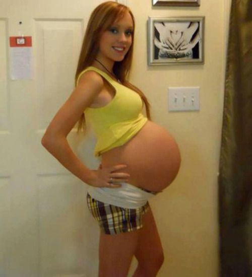 gorgeous pregnant girlfriend