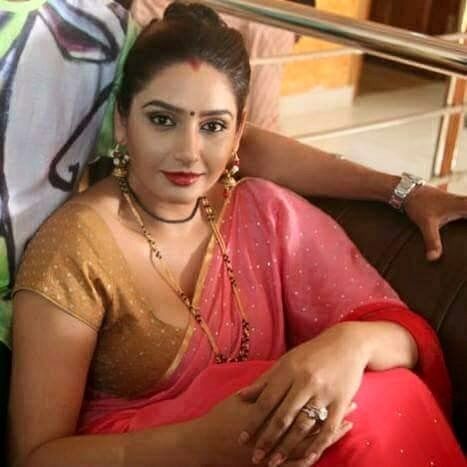 desi-dremz:
hot desi Milf , Indaian Aunty , Indian hot Milf