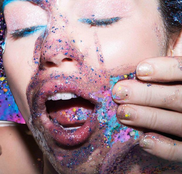 Miley Cyrus wam sex make up