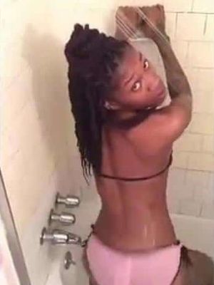 Teoondraa Shower Twerk