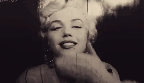 _static_marylin_monroe_kiss_gif.gif