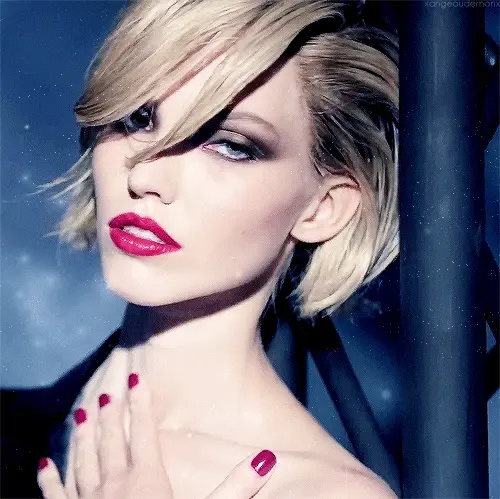 Sasha Luss -6/92 -5'9''- 32-23-34''- 32A-Bra - 121lbs - 9-Shoe, Russian Model Cunnilingus! - Yum! Yum!