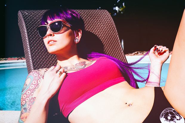 Esha Marie (aka Esha on Vologlam.com, aka Tatted B on ModelMayhem.com)