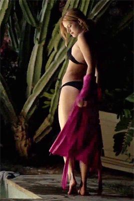 Bella Thorne -10/97 -5'8''- 34-24-35''- 32B-Bra - 117lbs - 7-Shoe, Hot Body Cunnilingus! - Yum! Yum!