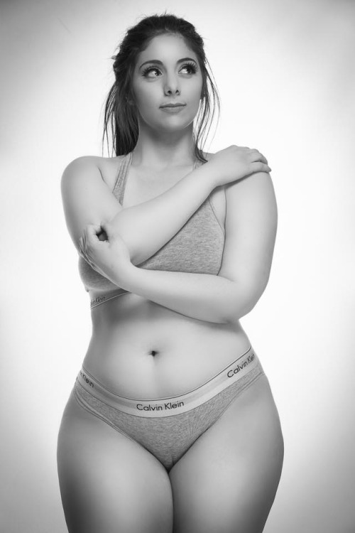 Momokun via