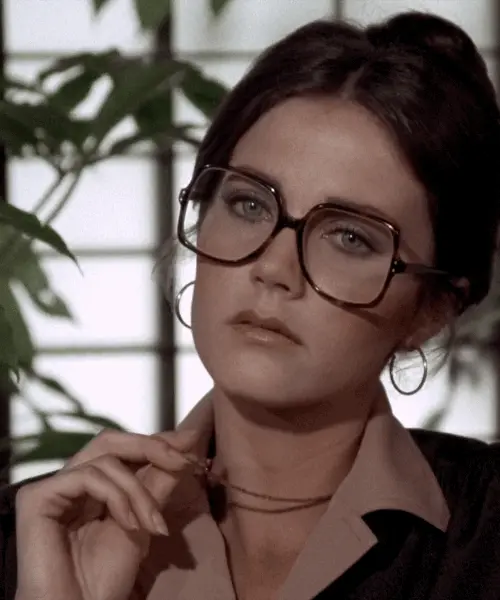 Lynda Carter -7/51 -5'9''- 37-27-38''- 34C-Bra - 9.5-Shoe, Super Cunnilingus! - Yum! Yum!