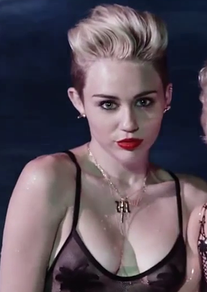 Miley Cyrus erected breast nipples in "We can't stop"