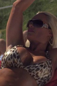 Nicole "Coco" Austin -3/79 -5'2''- 39DD-23-40''- 132lbs - 6-Shoe, Had To Pin Her, Sweet Cunnilingus! -Yum! Yum!