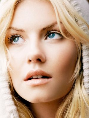 Elisha Cuthbert (gallery - mix)