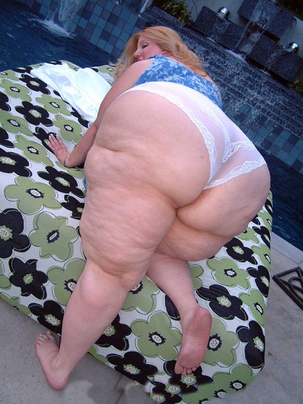 Huge fat ass neighbor wanting me to fuck her