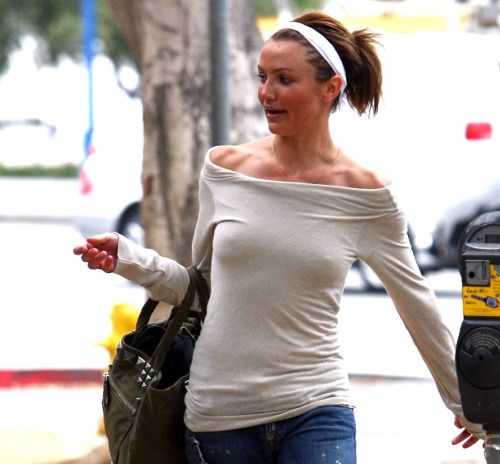 boa-celeb:Cameron Diaz - Braless
